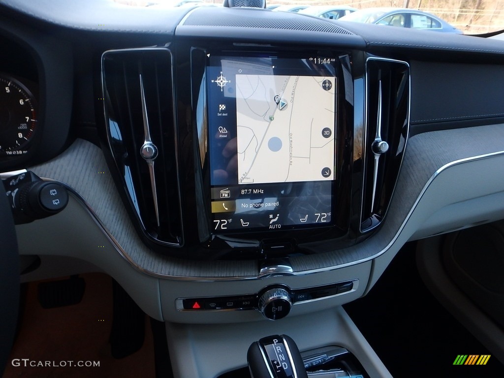 2018 Volvo XC60 T6 AWD Inscription Controls Photo #124510005