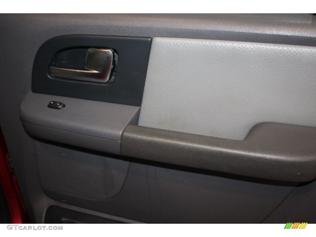 2003 Expedition XLT - Laser Red Tinted Metallic / Flint Grey photo #25