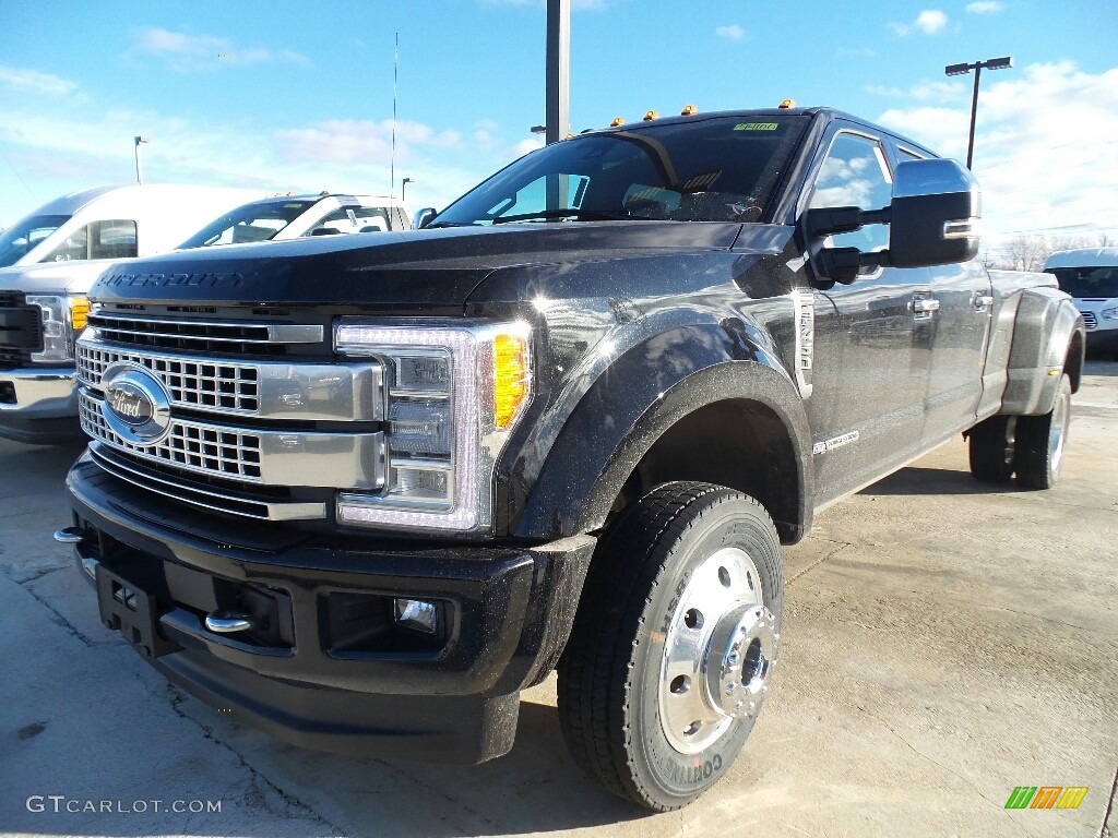 2018 Ford F450 Super Duty Platinum Crew Cab 4x4 Exterior Photos