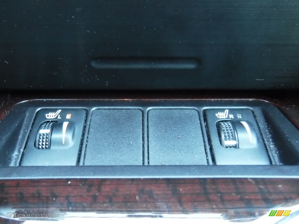 2014 Camry XLE V6 - Super White / Ivory photo #22