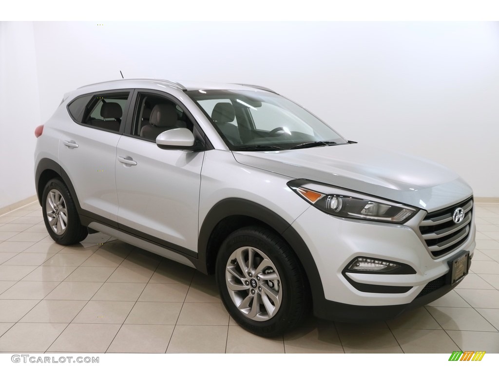 2017 Tucson SE AWD - Molten Silver / Gray photo #1