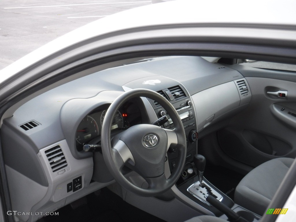 2010 Corolla LE - Classic Silver Metallic / Ash photo #12