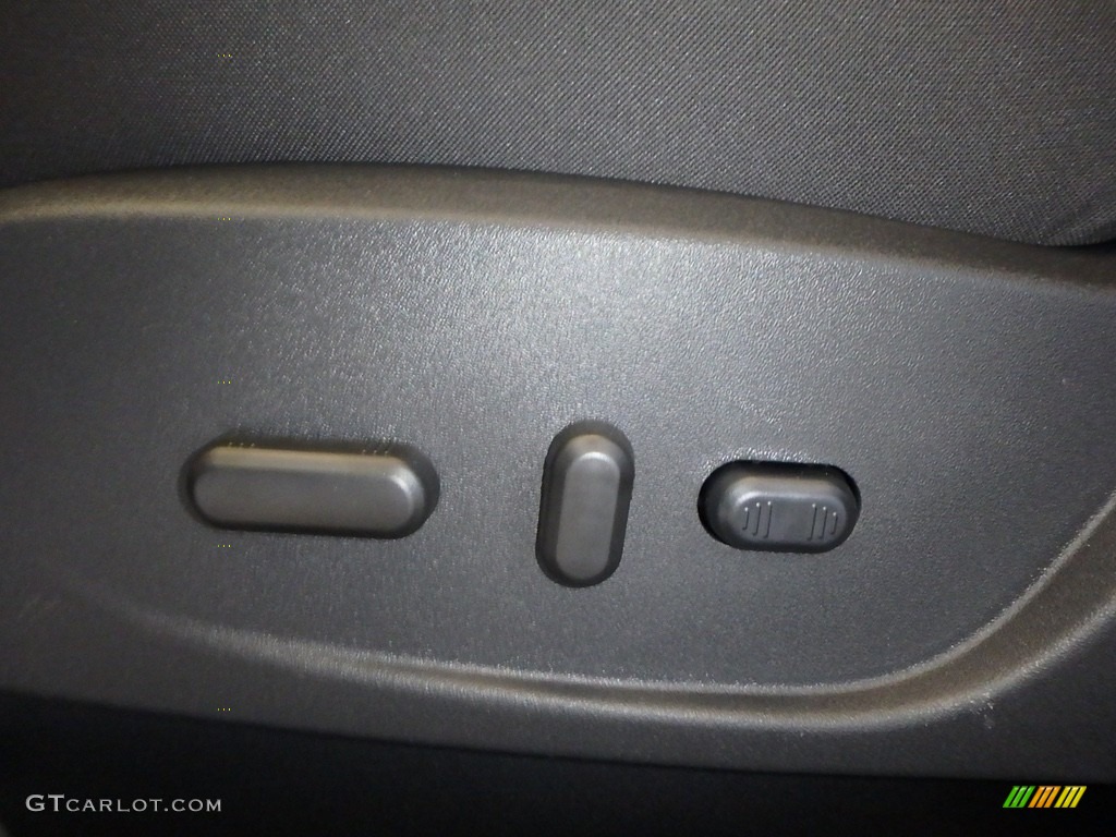 2018 Escape SE 4WD - White Gold / Charcoal Black photo #11
