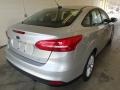 Ingot Silver - Focus SE Sedan Photo No. 2