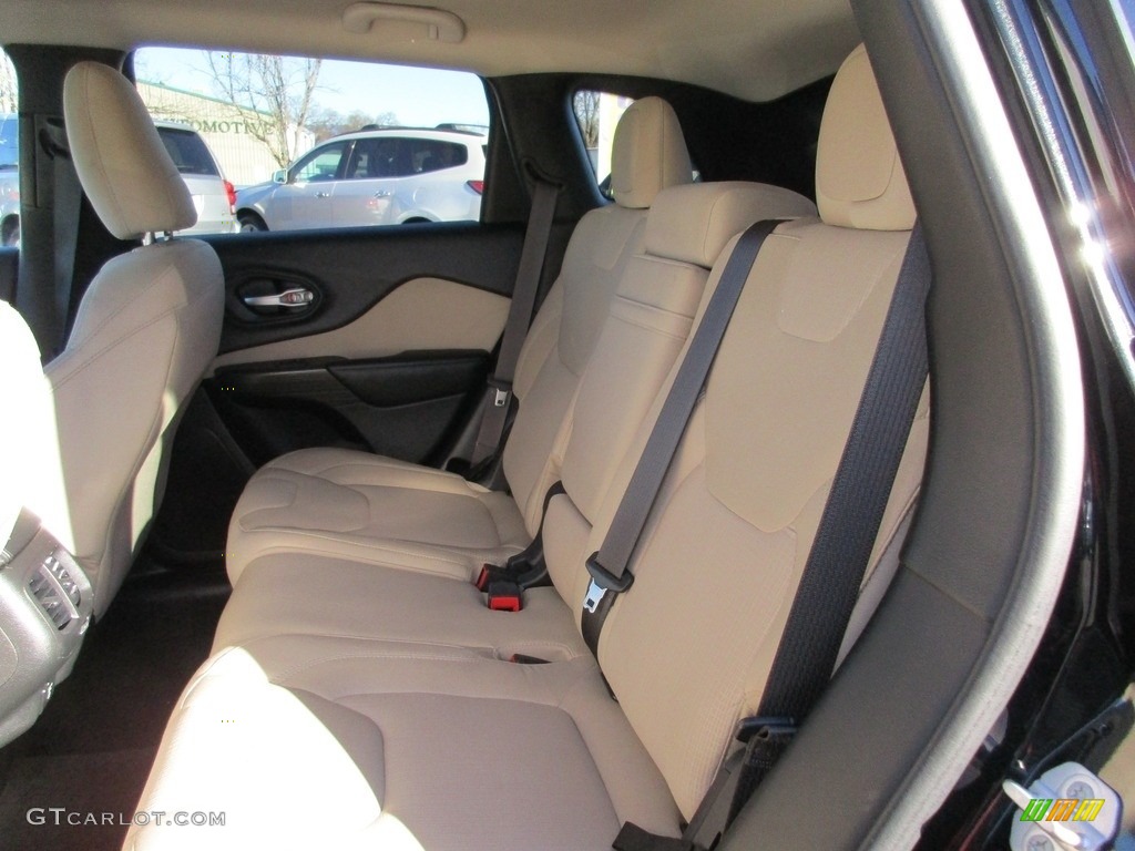 2015 Cherokee Latitude 4x4 - Brilliant Black Crystal Pearl / Black/Light Frost Beige photo #9