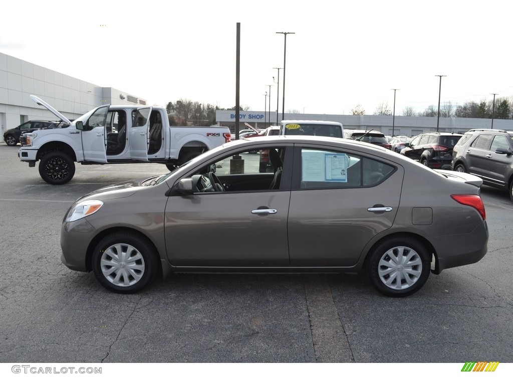 2013 Versa 1.6 S Sedan - Magnetic Gray / Charcoal photo #6