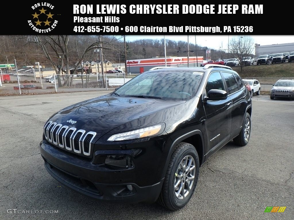 2018 Cherokee Latitude Plus 4x4 - Diamond Black Crystal Pearl / Black photo #1