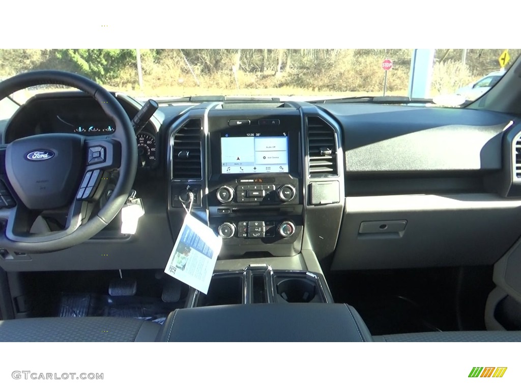 2018 F150 XLT SuperCab 4x4 - Blue Jeans / Earth Gray photo #18