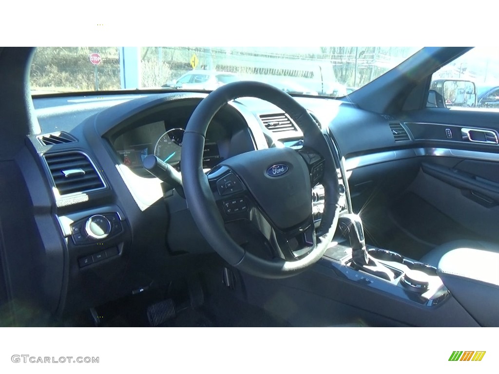 2018 Explorer XLT 4WD - White Platinum / Ebony Black photo #11