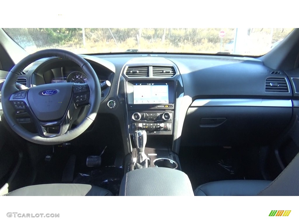 2018 Explorer XLT 4WD - White Platinum / Ebony Black photo #20