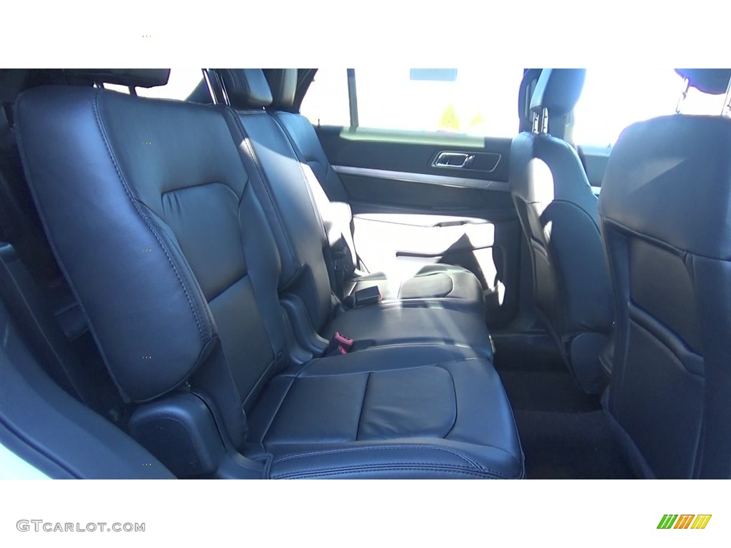 2018 Explorer XLT 4WD - White Platinum / Ebony Black photo #24