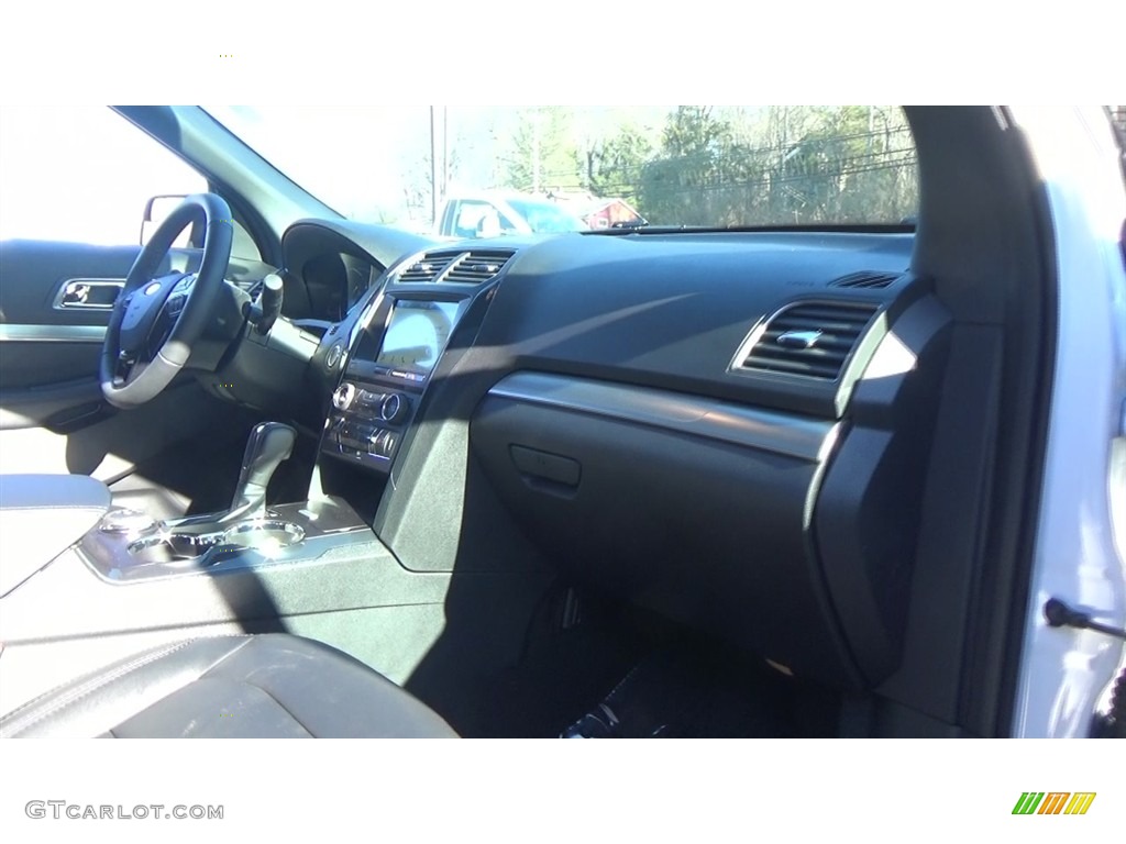 2018 Explorer XLT 4WD - White Platinum / Ebony Black photo #27