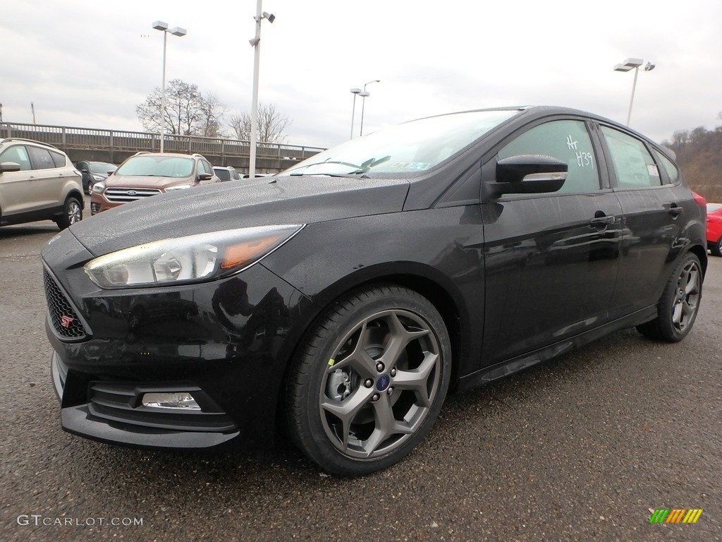 Shadow Black 2018 Ford Focus ST Hatch Exterior Photo #124562312