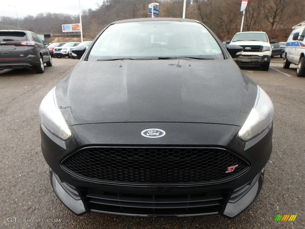 Shadow Black 2018 Ford Focus ST Hatch Exterior Photo #124562357