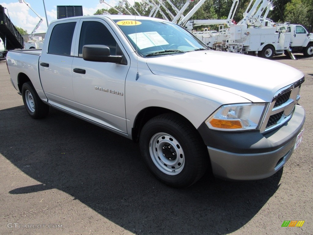 2011 Ram 1500 ST Crew Cab - Bright Silver Metallic / Dark Slate Gray/Medium Graystone photo #4