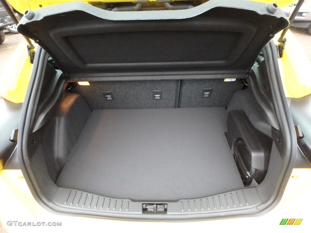 2018 Ford Focus ST Hatch Trunk Photo #124563216