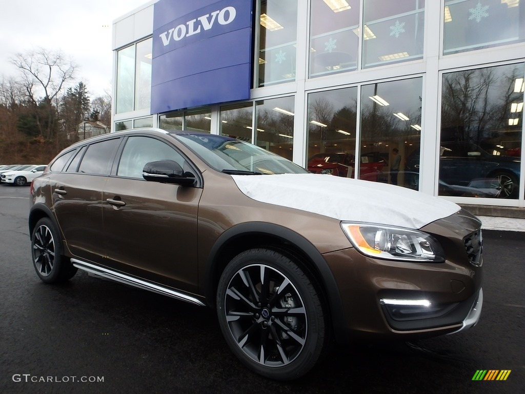 Twilight Bronze Metallic 2018 Volvo V60 Cross Country T5 AWD Exterior Photo #124563596