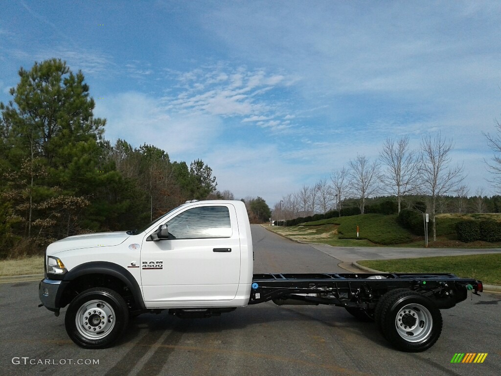 2018 4500 Tradesman Regular Cab 4x4 Chassis - Bright White / Black/Diesel Gray photo #1