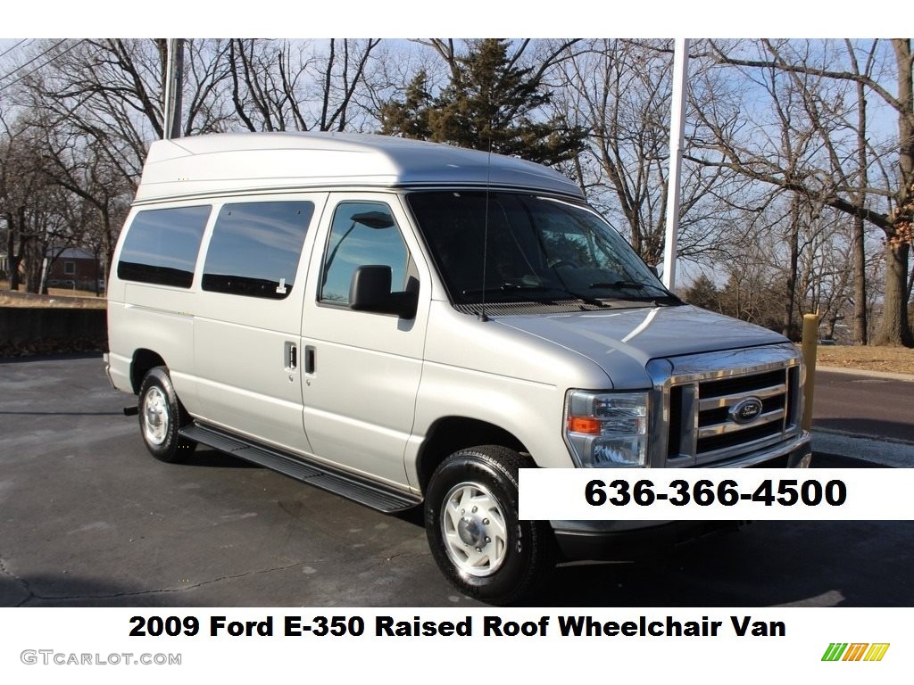 2009 E Series Van E350 Super Duty XLT Passenger - Brilliant Silver Metallic / Medium Flint photo #1