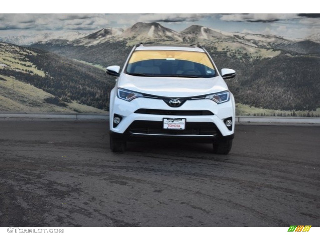 2018 RAV4 XLE AWD - Super White / Ash photo #2