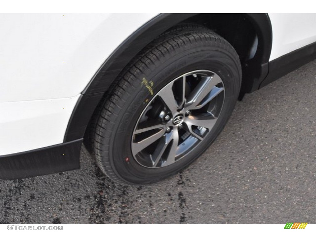 2018 RAV4 XLE AWD - Super White / Ash photo #9