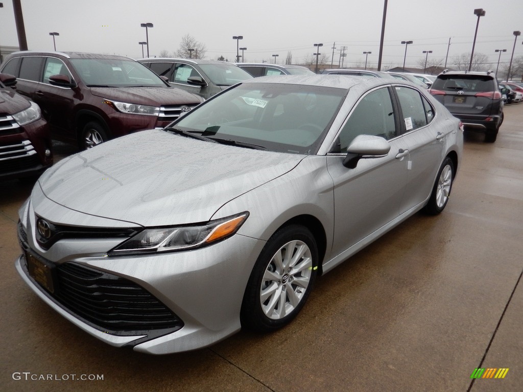 2018 Camry LE - Celestial Silver Metallic / Black photo #2