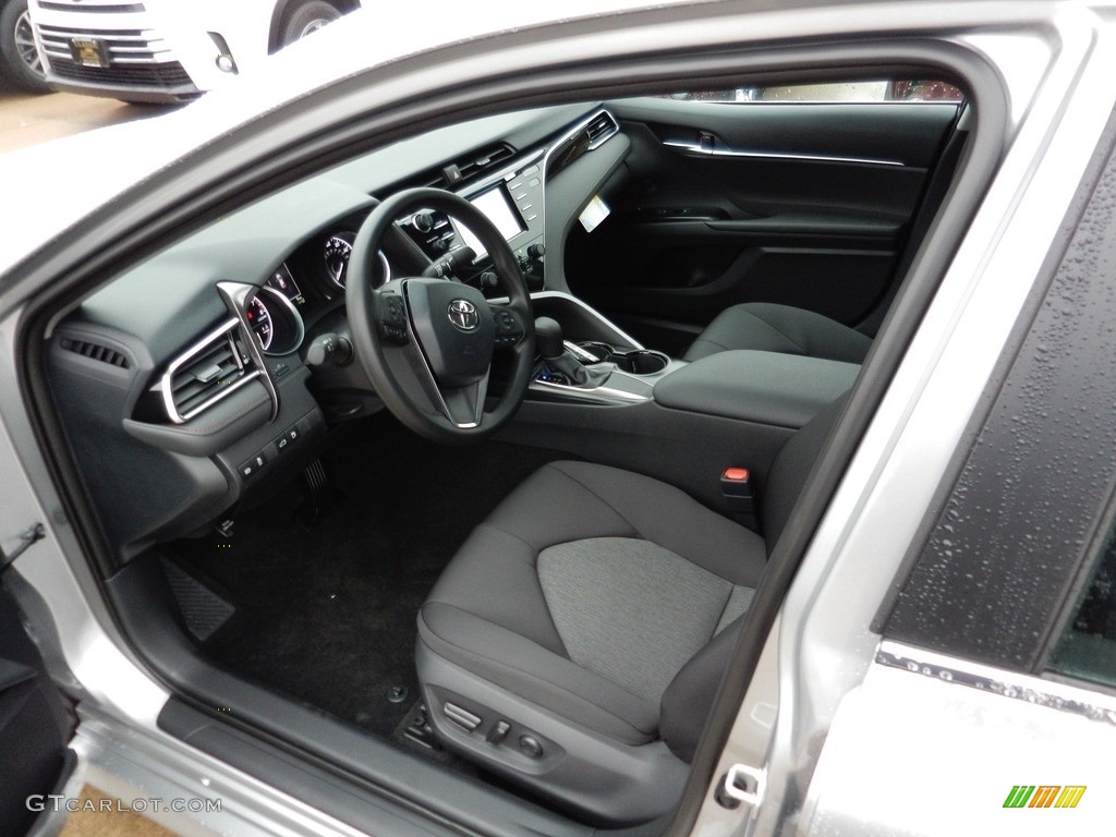 2018 Camry LE - Celestial Silver Metallic / Black photo #4