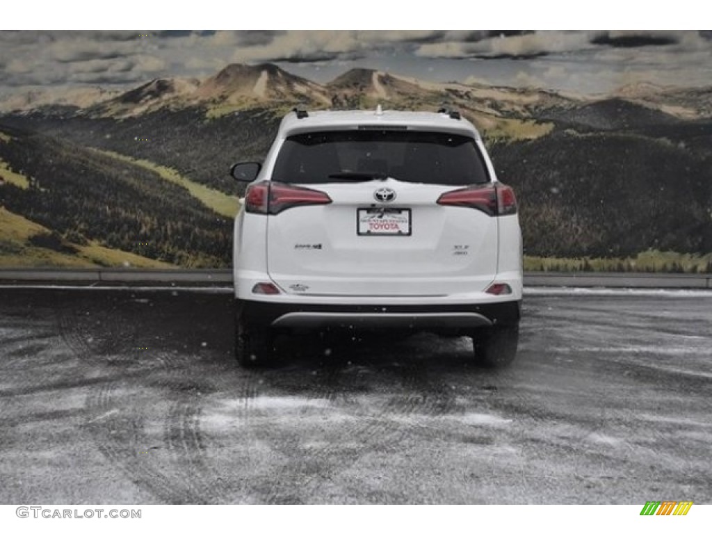 2018 RAV4 XLE AWD - Super White / Black photo #4