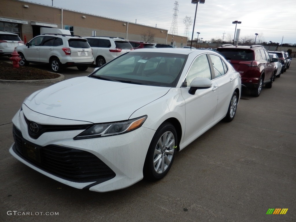 2018 Camry LE - Super White / Macadamia photo #1