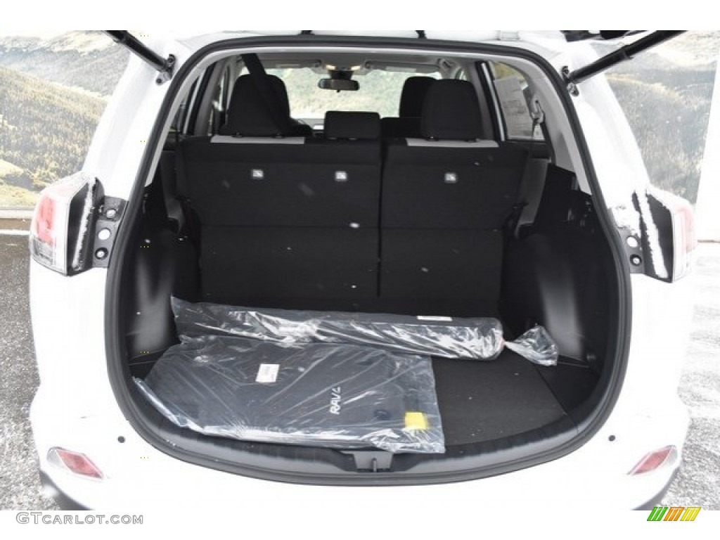 2018 RAV4 XLE AWD - Super White / Black photo #8