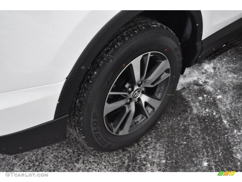2018 RAV4 XLE AWD - Super White / Black photo #9