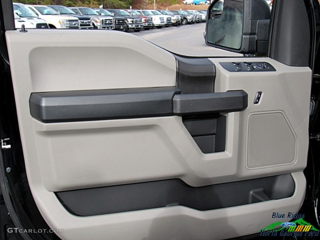 2017 F150 XL SuperCrew 4x4 - Shadow Black / Earth Gray photo #24