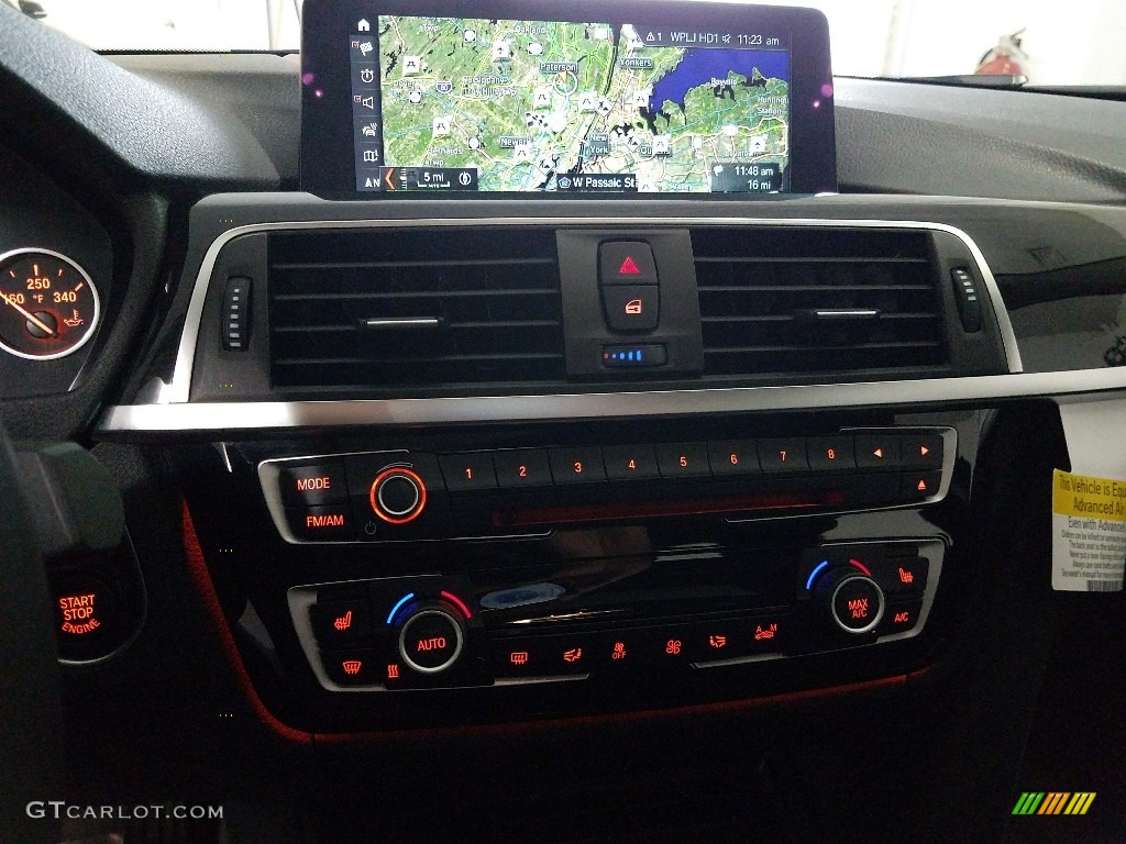 2018 3 Series 320i xDrive Sedan - Glacier Silver Metallic / Black photo #26