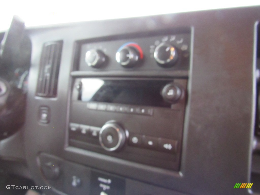 2014 Express 2500 Cargo WT - Summit White / Medium Pewter photo #25