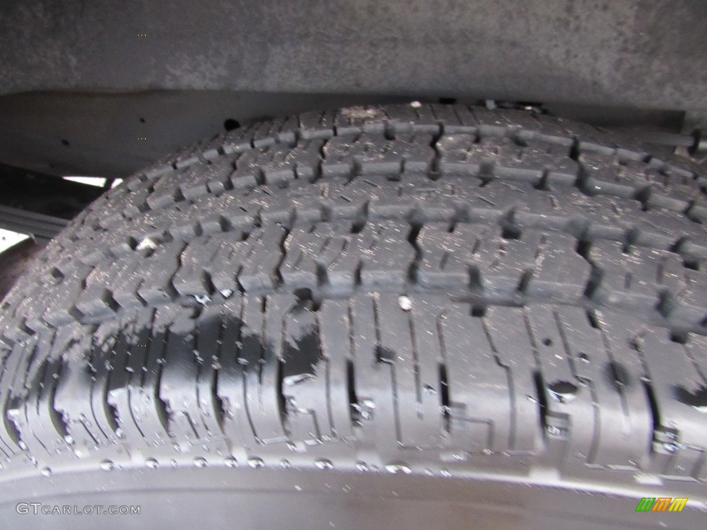 2014 Express 2500 Cargo WT - Summit White / Medium Pewter photo #38