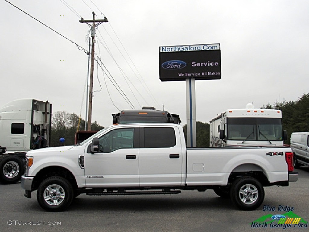 2017 F350 Super Duty XL Crew Cab 4x4 - Oxford White / Medium Earth Gray photo #2