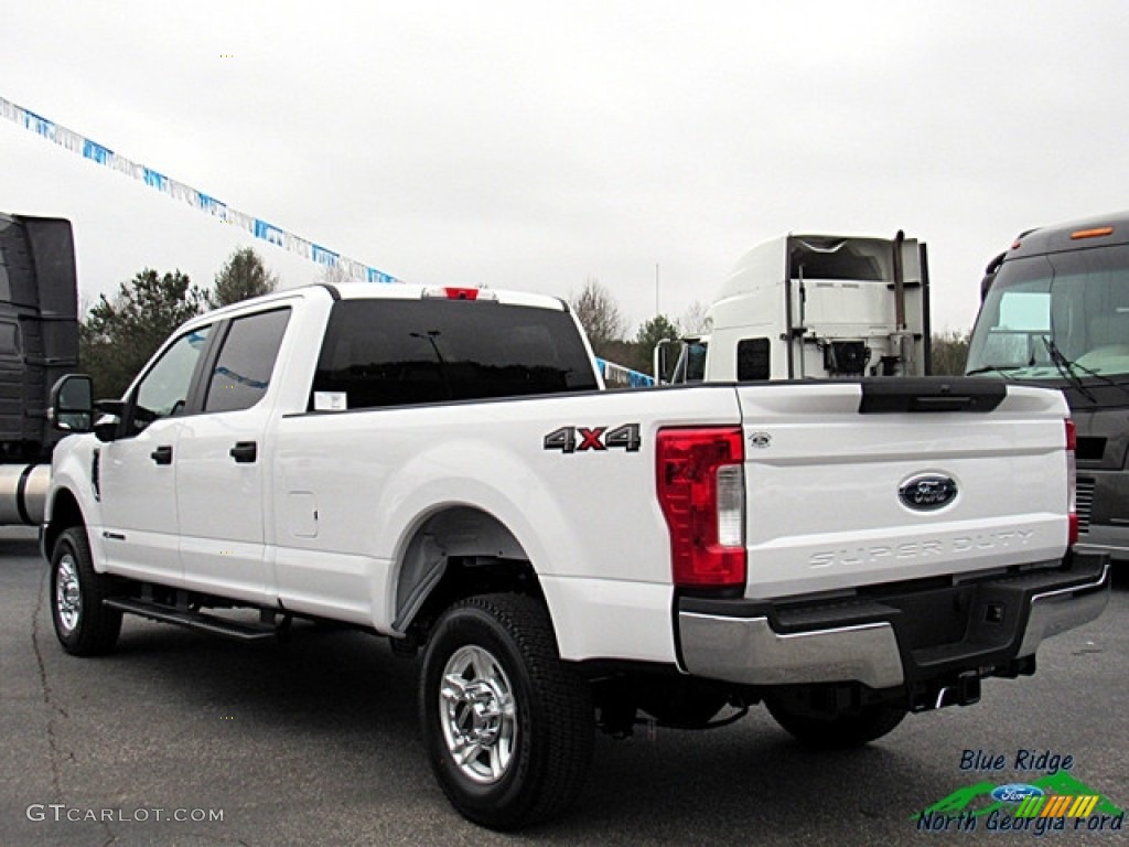 2017 F350 Super Duty XL Crew Cab 4x4 - Oxford White / Medium Earth Gray photo #3