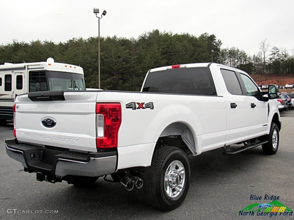 2017 F350 Super Duty XL Crew Cab 4x4 - Oxford White / Medium Earth Gray photo #5