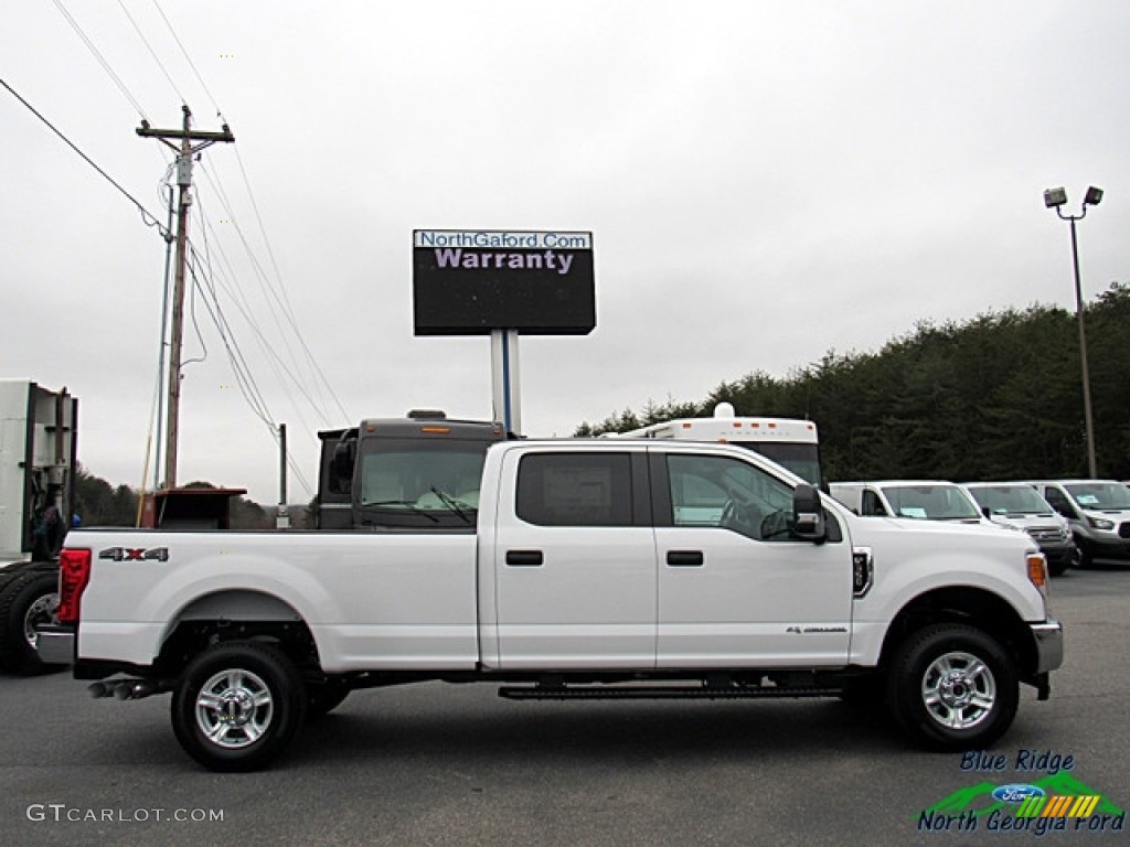 2017 F350 Super Duty XL Crew Cab 4x4 - Oxford White / Medium Earth Gray photo #6