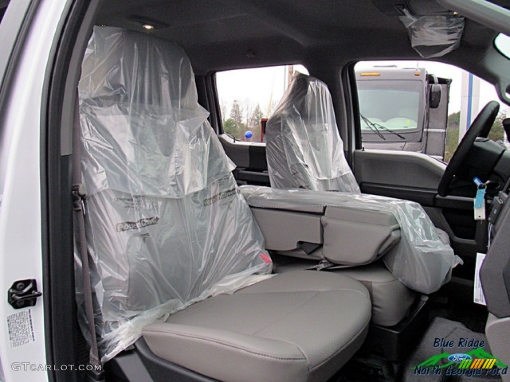 2017 F350 Super Duty XL Crew Cab 4x4 - Oxford White / Medium Earth Gray photo #11
