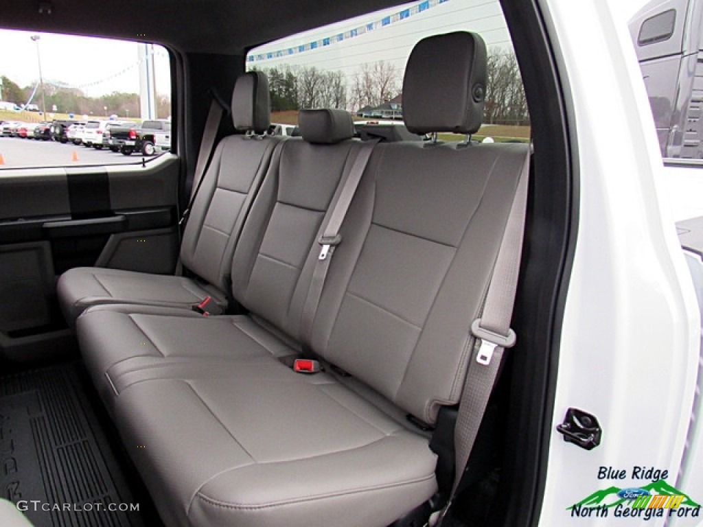 2017 F350 Super Duty XL Crew Cab 4x4 - Oxford White / Medium Earth Gray photo #13