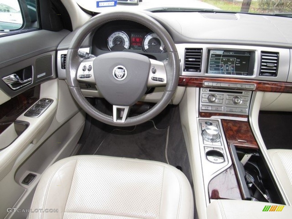 2009 Jaguar XF Supercharged Dashboard Photos