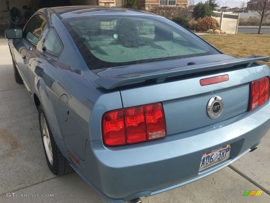 2007 Mustang GT Premium Coupe - Windveil Blue Metallic / Light Graphite photo #2