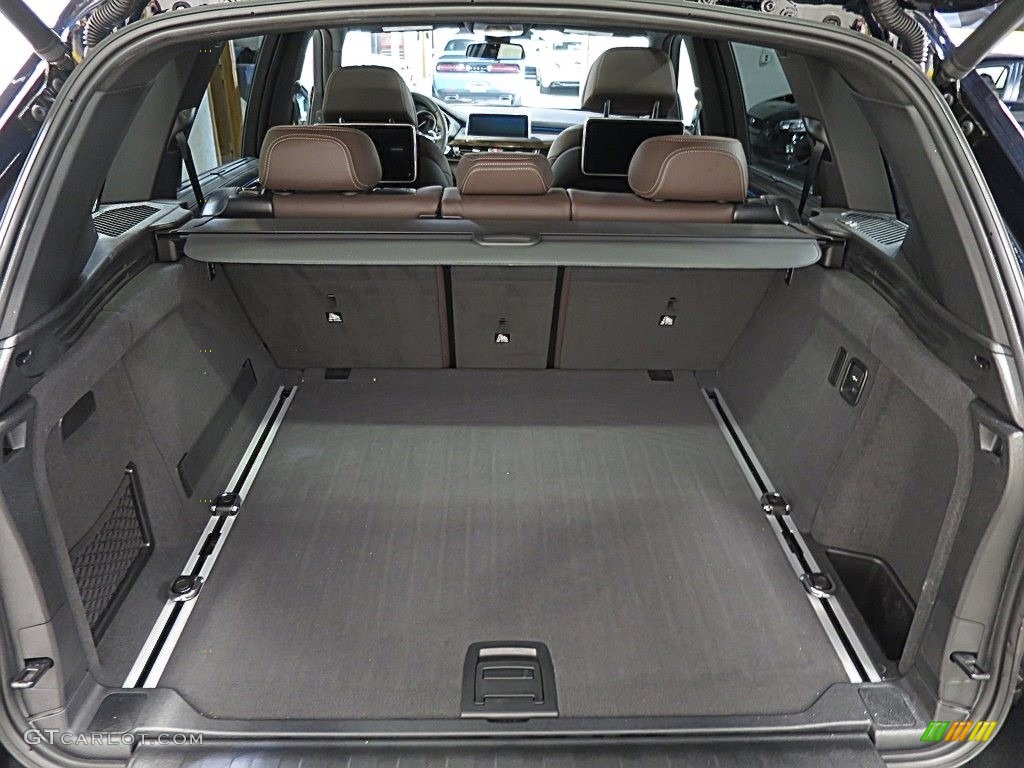 2017 BMW X5 xDrive50i Trunk Photo #124615321