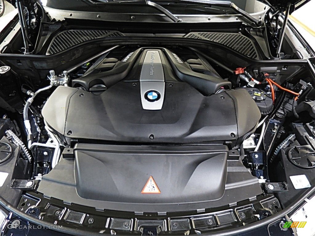 2017 BMW X5 xDrive50i Engine Photos