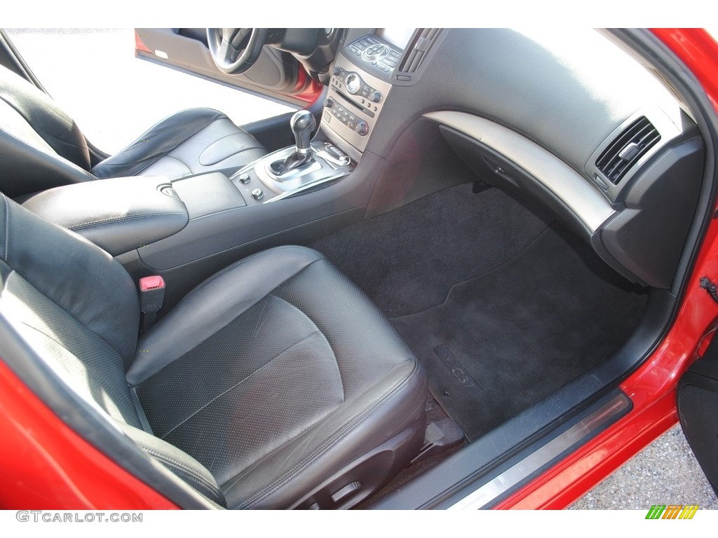 2011 G 37 Journey Sedan - Vibrant Red / Graphite photo #29