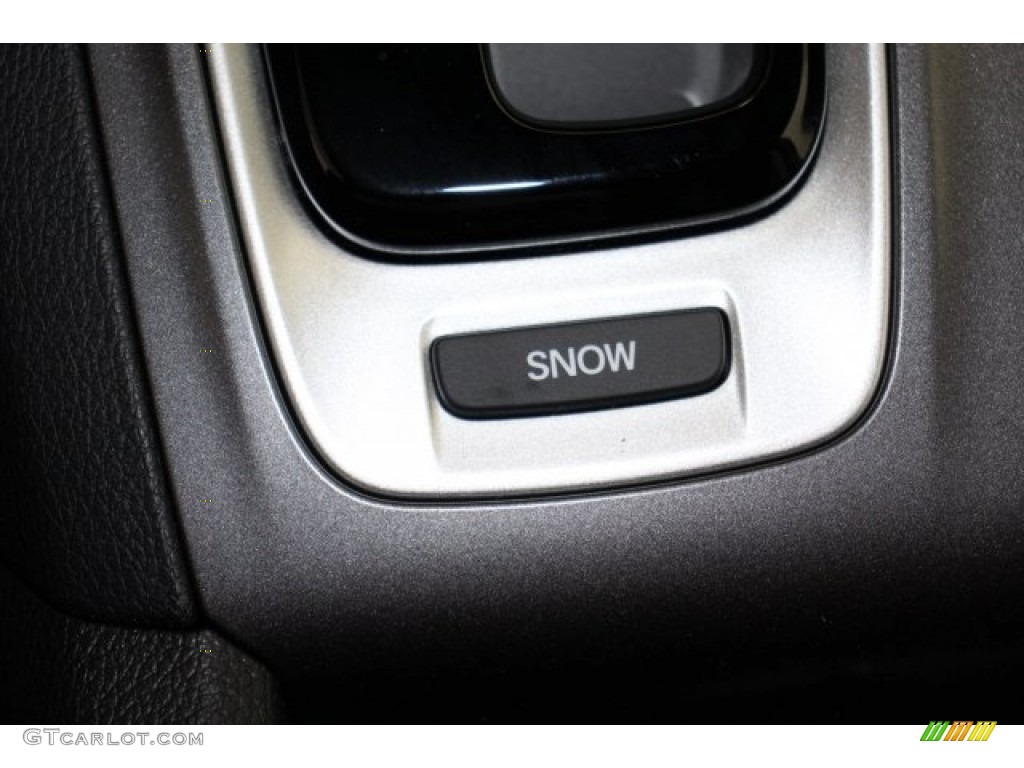2018 Honda Ridgeline RTL-T Controls Photo #124626079