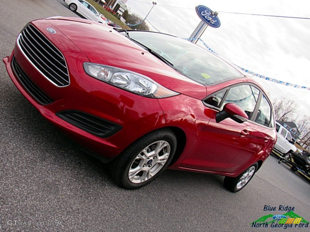 2015 Fiesta SE Sedan - Ruby Red Metallic / Charcoal Black photo #30