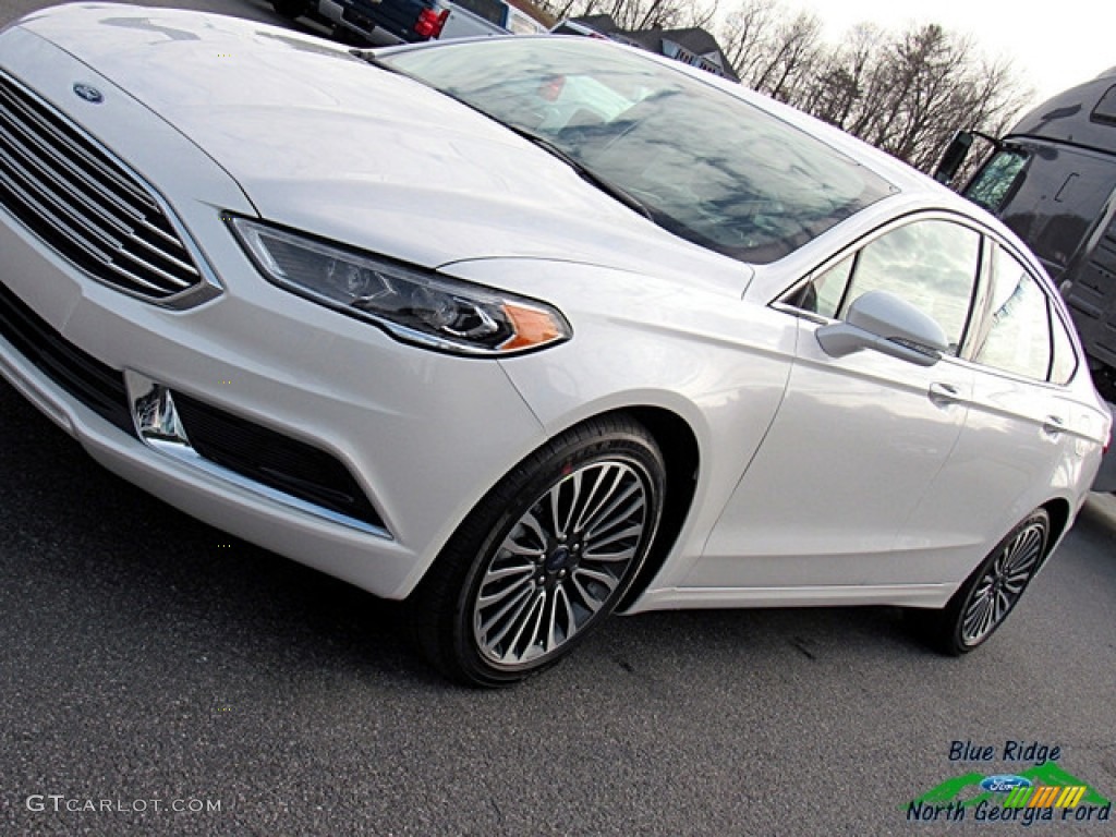 2018 Fusion SE - White Platinum / Medium Light Stone photo #30