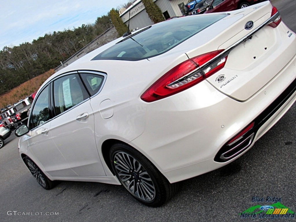 2018 Fusion SE - White Platinum / Medium Light Stone photo #33